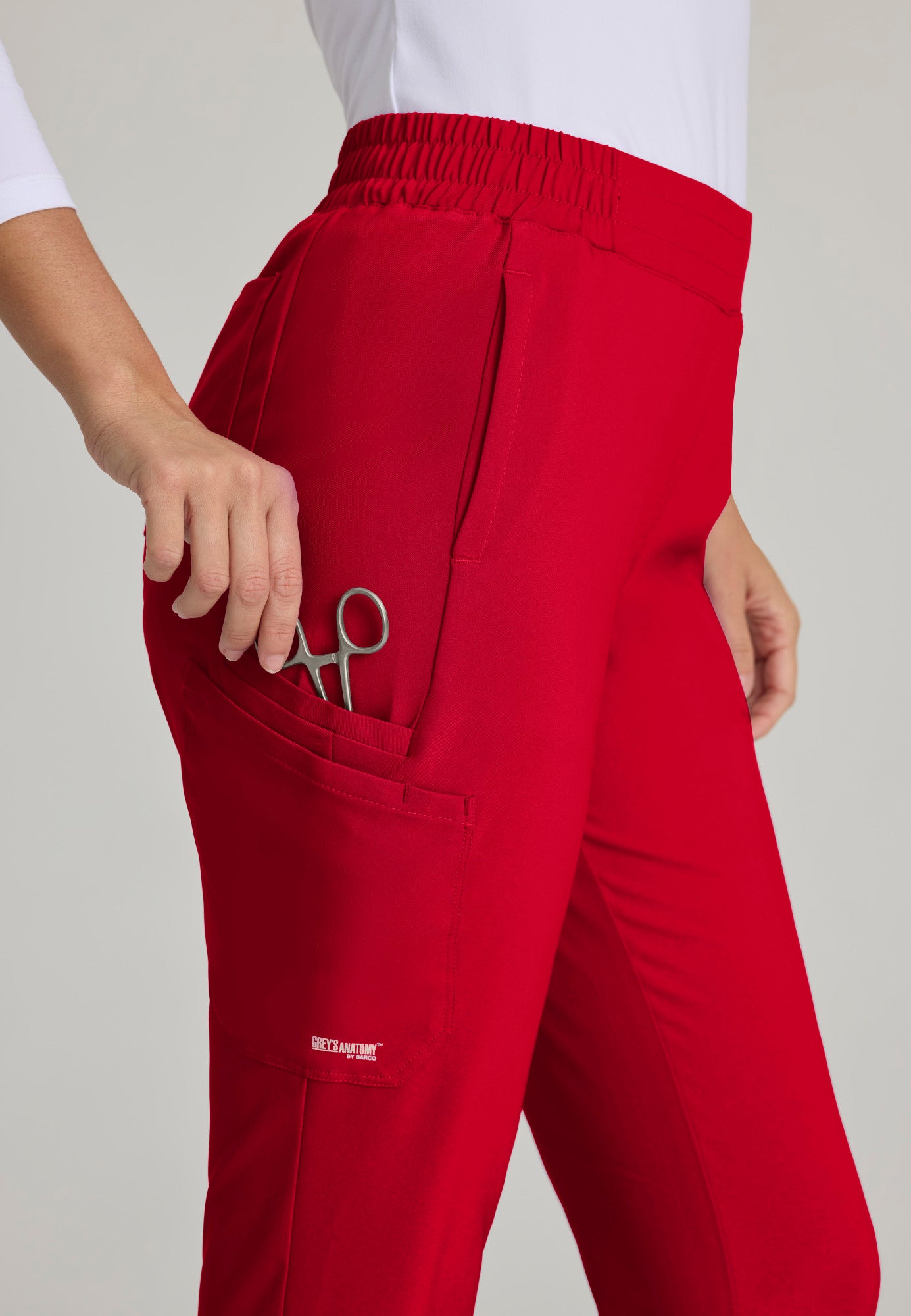 Women's 6 Pocket Tapered Leg Pant