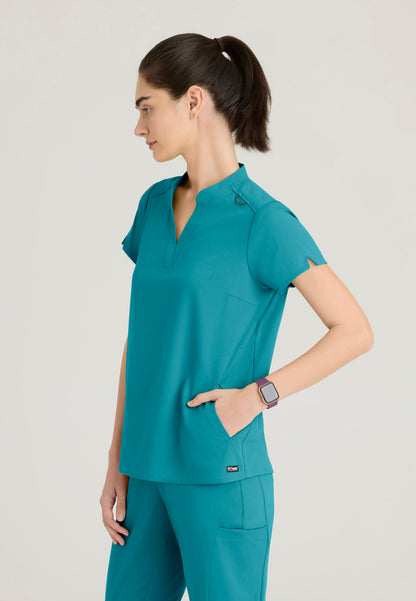 GRST230 Women's Avery 2-Pocket Banded Collar Top